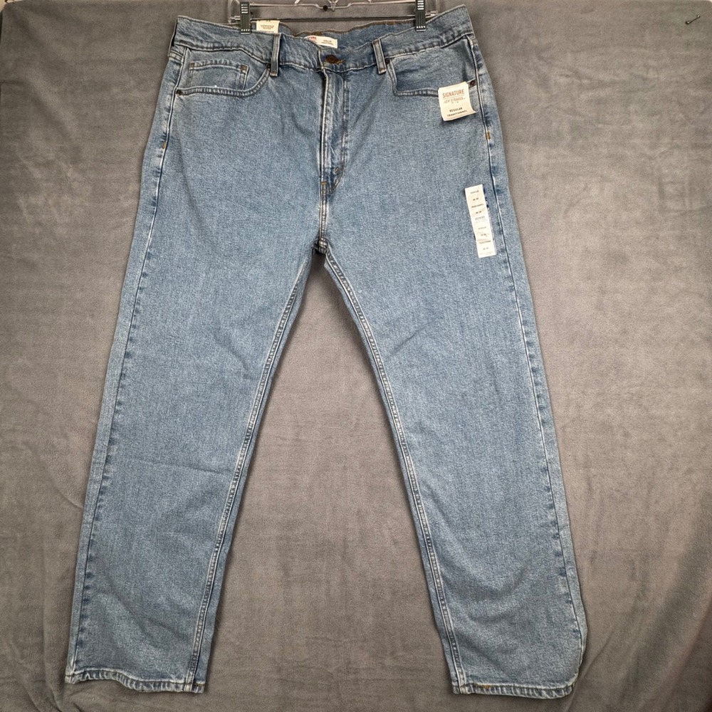Signature by Levi Strauss Mens Regular Fit Straight Leg Jeans Light Wash 40x30